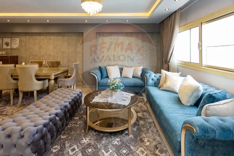 Apartment for sale 140 m Lauran (directly on the sea)