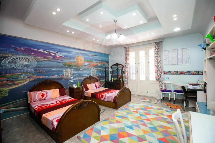 شقة للبيع 360 م + 360 م رووف ملكية خاصة سموحة (كومباوند حدائق اللوتس - ش الهيلتون )