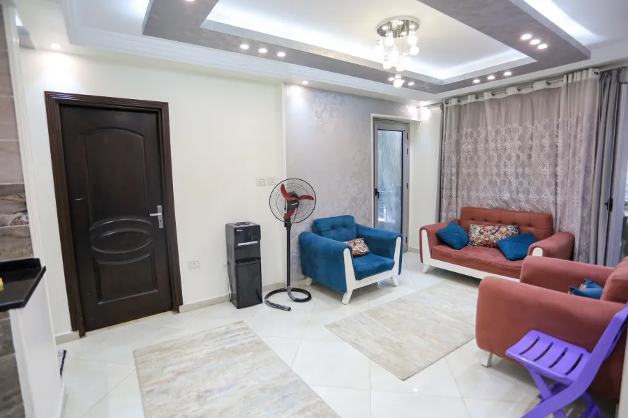 شقة للبيع 220م السرايا (3 نمرة من البحر)