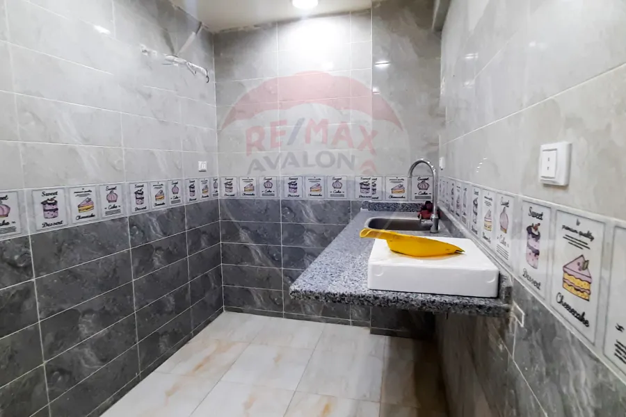 Medical center for rent 450 m Al-Hanoville (Alexandria Matrouh Road)