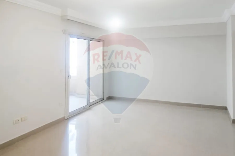 شقه للايجار 270 م سموحه (حي الفيلات )