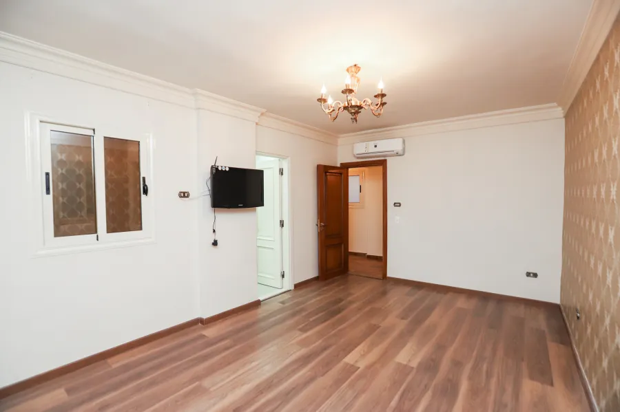 شقة للبيع 205م كفر عبده (2 نمرة من ش أبوقير)