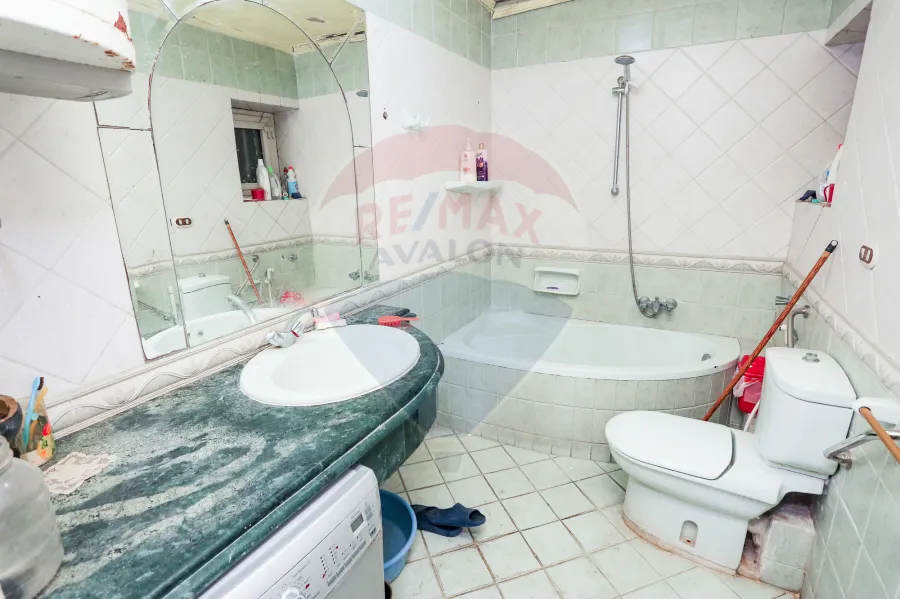 شقه للبيع 134 م سيدي جابر ( أعلى سيتي سكوير مول - علي البحر مباشرة - الابراج الاستثماريه )