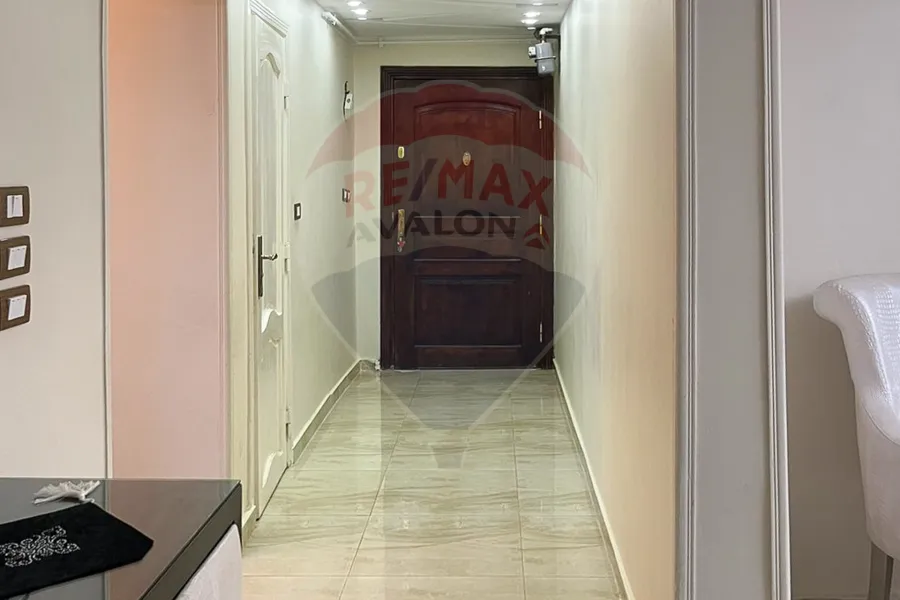 شقة للبيع 175 م فلمنج (علي الترام مباشرة)