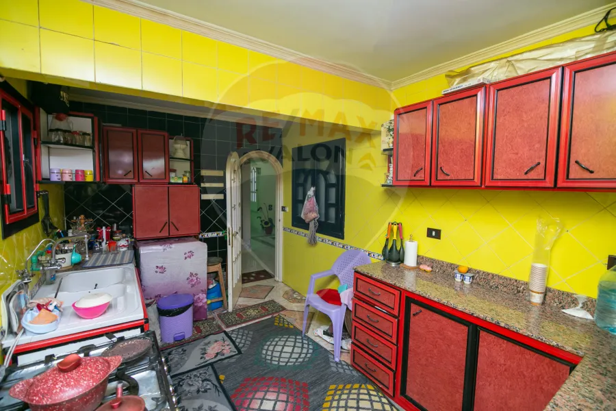 Apartment for sale 250 m Al-Sa'aa (Awlyaa elrahman st.)