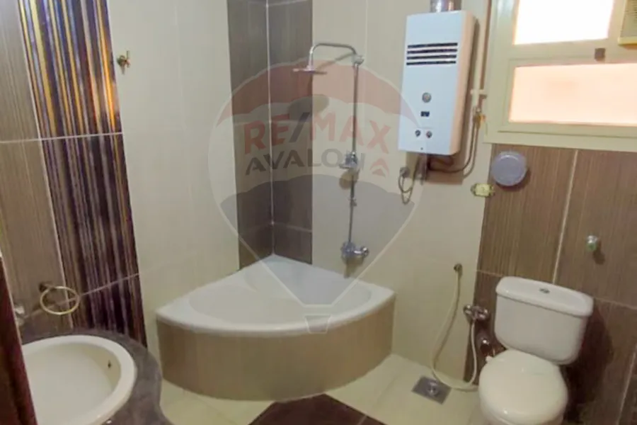 Apartment for sale 230 m Gleem (Moustafa fahmy st. next to elshrouk hospital)