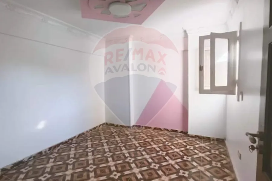 شقة للبيع 90 م محرم بك (مدينة الشباب)