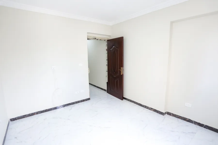 شقة للبيع 135 م السيوف (ش احمد بن حنبل متفرع من جميله بو حريد )