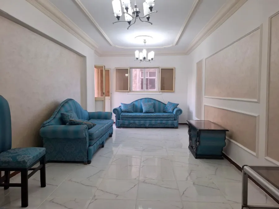 شقة للبيع 120 م سبورتنج (خطوات من ش ابو قير ونادي سبورتنج)