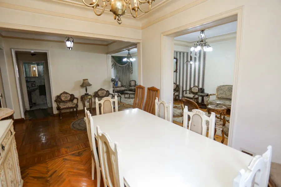 شقة للبيع 200م فلمنج (ش أبوقير)