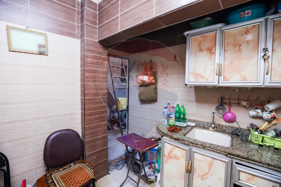 شقة اداري للبيع 300 م لوران ( ش ابو قير )