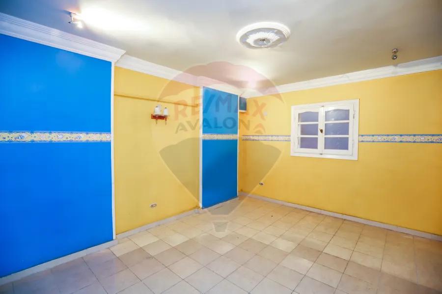 شقه للبيع 175 م كامب شيزار (خطوات من البحر - تري البحر جانبي)