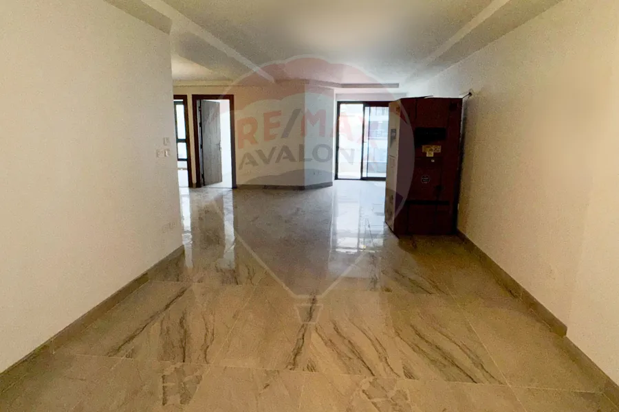 شقة للبيع 169 م سموحة (كومباوند سكاي لاين)