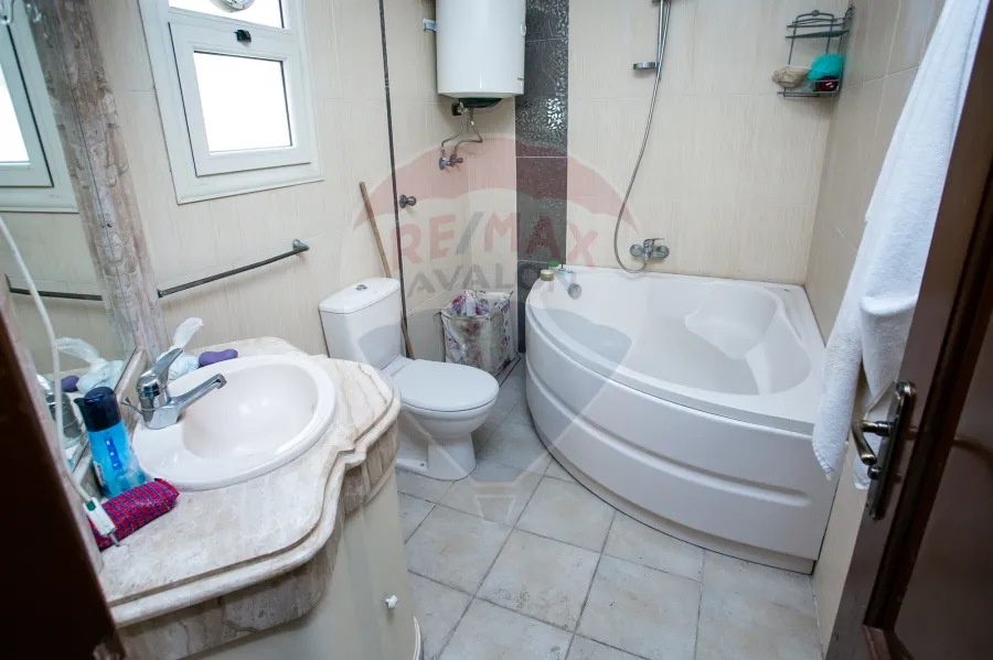 شقة للبيع 220 م ستانلى (متفرع من البحر)