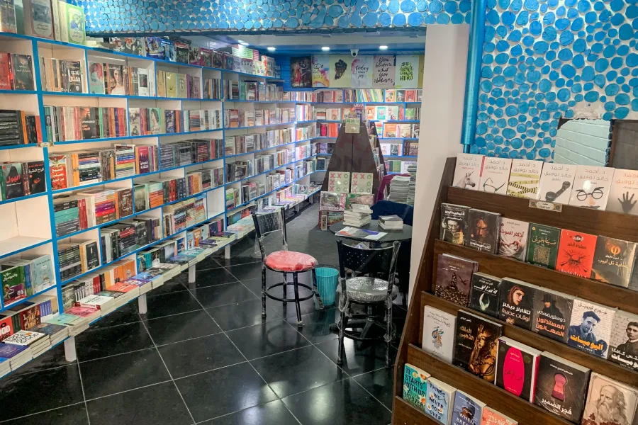 shop for sale 40 m Sporting ( Directly on the sea )