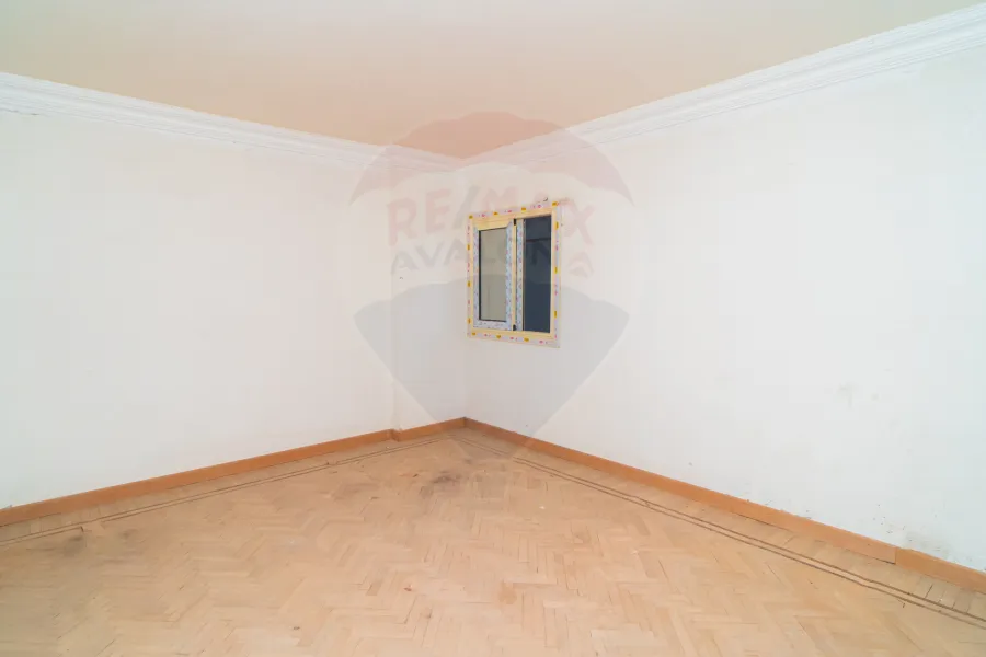 شقة للبيع 238 م رشدي (علي الترام مباشرة)