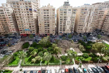 شقة للإيجار المفروش 210 م سموحة (المربع الذهبي)