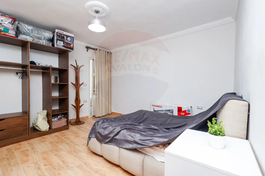 شقة للبيع 125 م ميامي (ش مصطفي كامل)