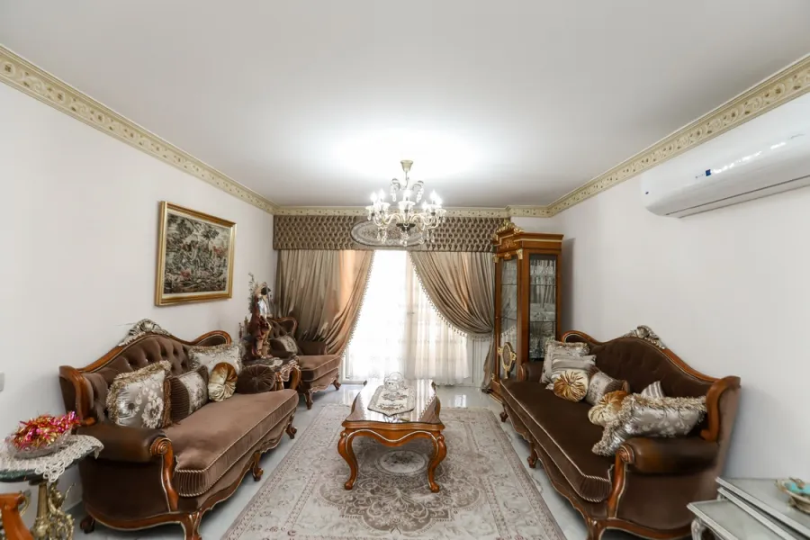 شقة للبيع 169م سموحة (ش توت عنخ آمون-إبراج الكيروسيز)