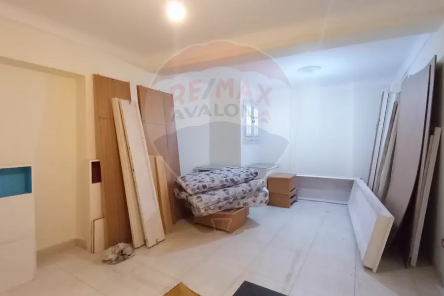 Apartment for sale 200 m Sidi Bishr (steps from the sea)