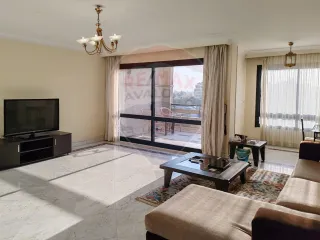 شقة للبيع 220 م المعادي ( ميدان المحطه - خطوات من مترو المعادي)