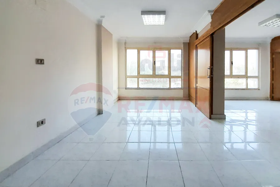 ميزان اداري للايجار 95 م السيوف (ش اديب معقد)