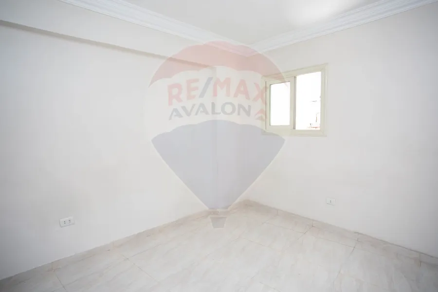 شقة للبيع 160 م ميامي (متفرع من ش جمال عبد الناصر)