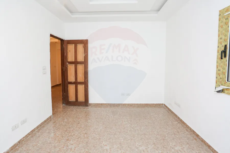 Administrative or residential apartment for rent 120 m Azarita (steps from the sea)