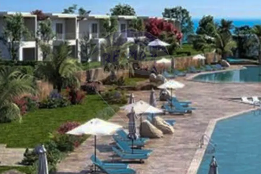 شالية ارضى  بحديقة للبيع الساحل (هايد بارك - سي شور)- 135 م