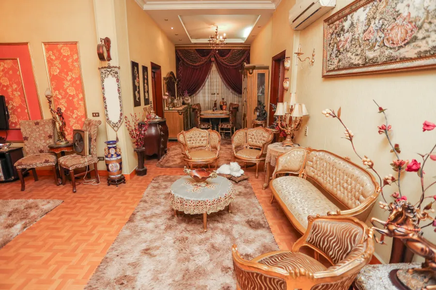 شقة للبيع 170م سبورتنج (2 نمرة من البحر)