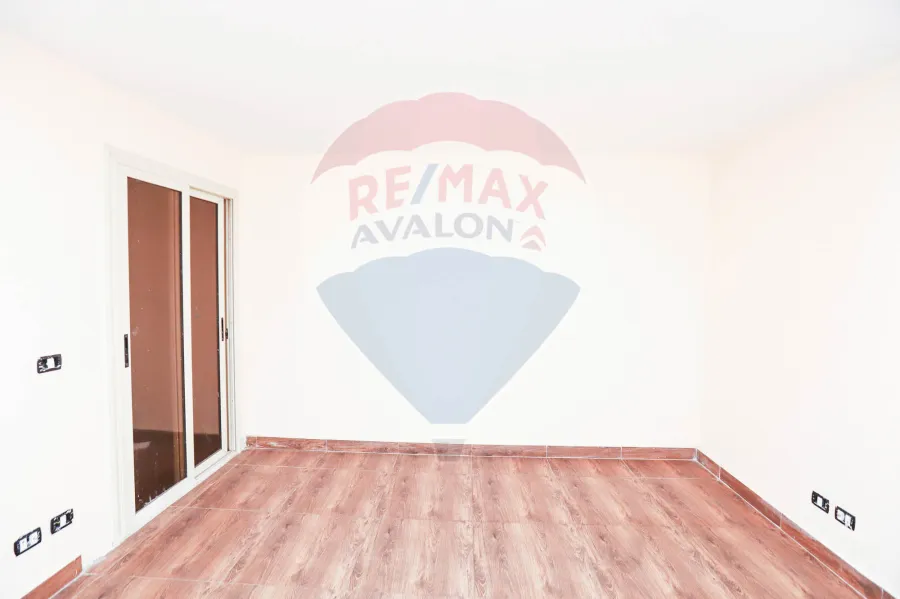 Apartment For Sale 140 m Almontaza (Royal Plaza Towers)