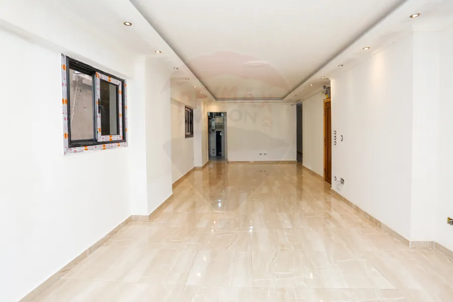 شقة إداري للإيجار 200 م كليوبترا (ش أبوقير)