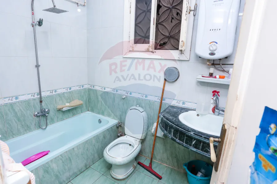 شقه للبيع 165 م كامب شيزار (خطوات من كليه هندسه)