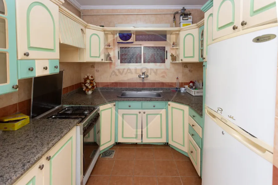 Apartment for sale 184 m Sporting (Steps from Port Said St. and the sea)