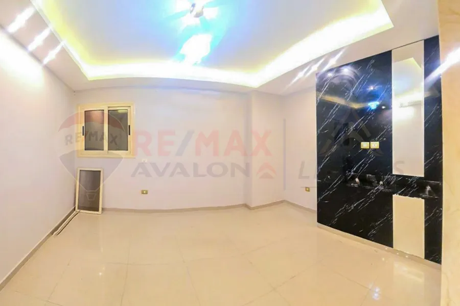 شقه للبيع 150 م جليم (خطوات من البحر)