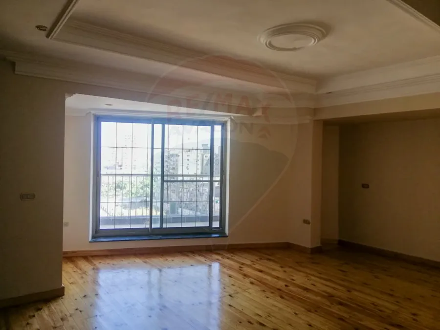 Duplex for rent 300 m Zizinia (on Abu Qir St.)