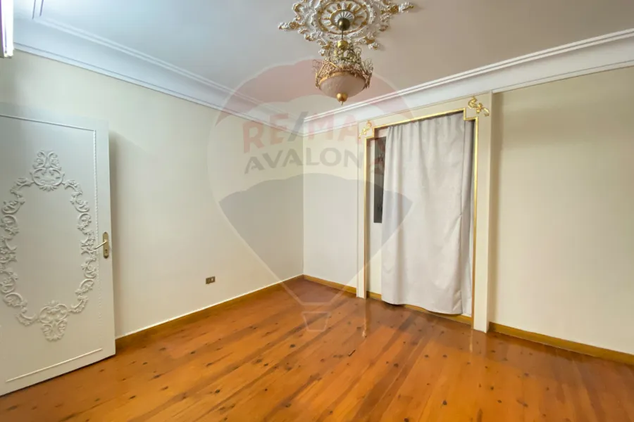 شقة للإيجار 200 م رشدي (ش الإسماعلية)