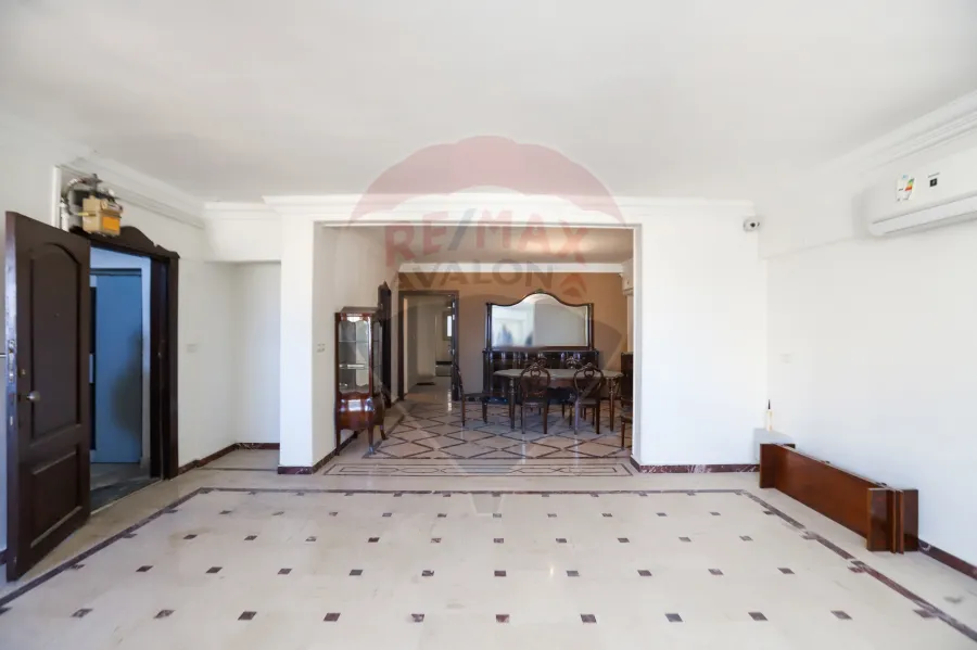 Administrative Unit for rent 185 m Louran (El Eqbal Directly on The Teram)