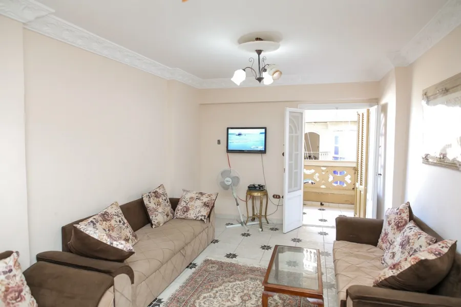 شقة للايجار مفروش 130م ميامي (ش جيلاتى لبنان-امام نقطة سيدي بشر)