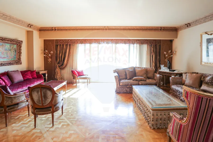 شقه للبيع  300 م كفر عبده ( خطوات من حديقه اللنبي )