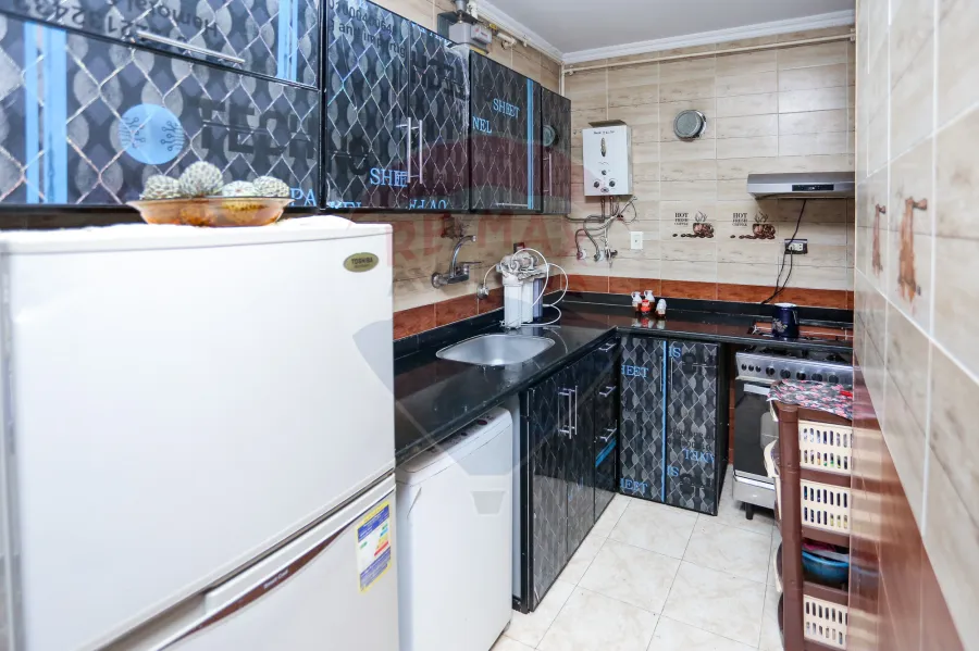 شقة للبيع 117 م زيزينيا (ش رياض)