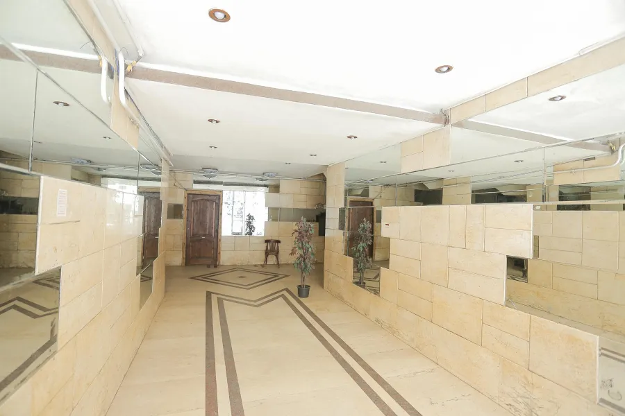 شقة للبيع 135 م السرايا (خطوات من البحر)