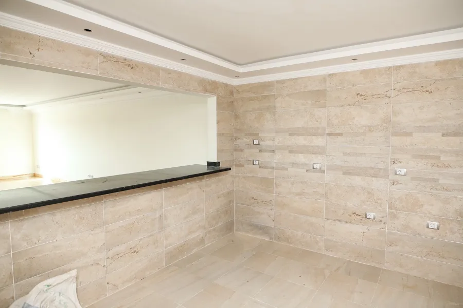 شقة للبيع 316م سموحة (كمبوند أنطونيادس)