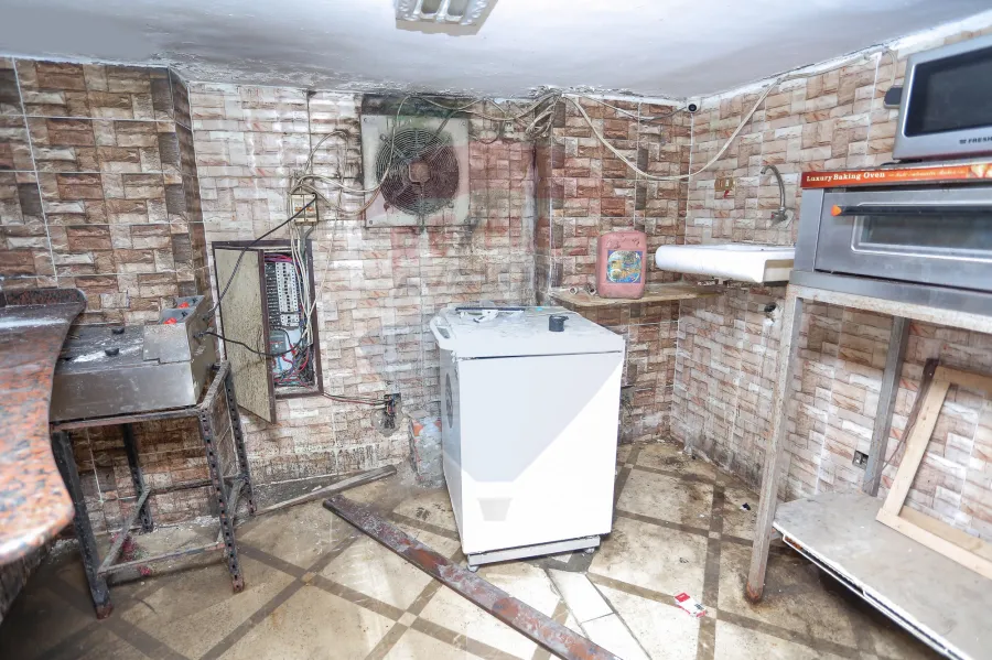 Shop for sale 300 m Sidi Beshr (Directly on taram station)