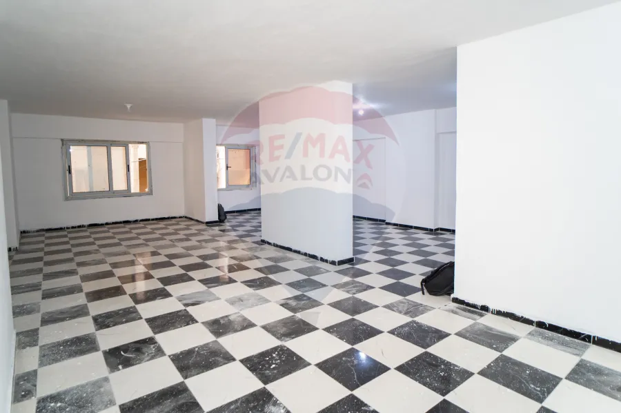 Administrative apartment for sale 220 m Sporting (steps from Abu Qir St.)