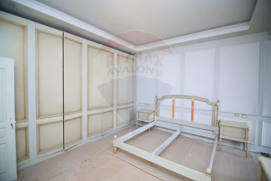 Apartment for sale 333 m Smouha (On the Mahmoudiyah axis -Beside Pharos University)