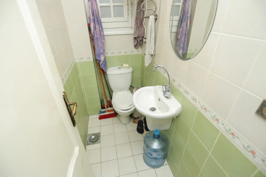 شقة للبيع 277م جليم على الترام مباشرة (ترى البحر)