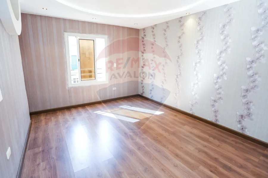 شقة للبيع 165 م كليوباترا ( خطوات من ش بورسعيد )