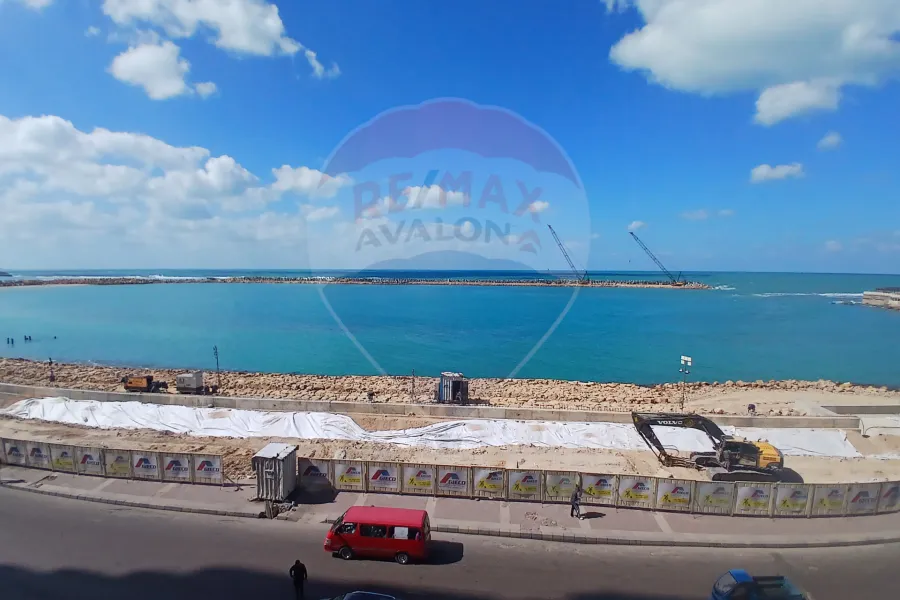 Apartment for sale 170 m Sidi Bishr (directly on the sea)