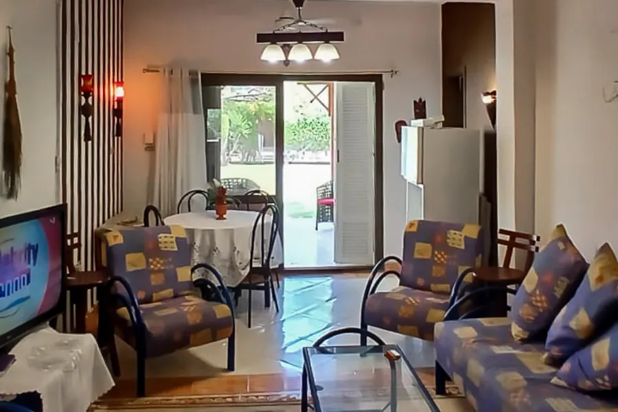 Ground chalet with garden for sale (Maamoura Village) 300 m